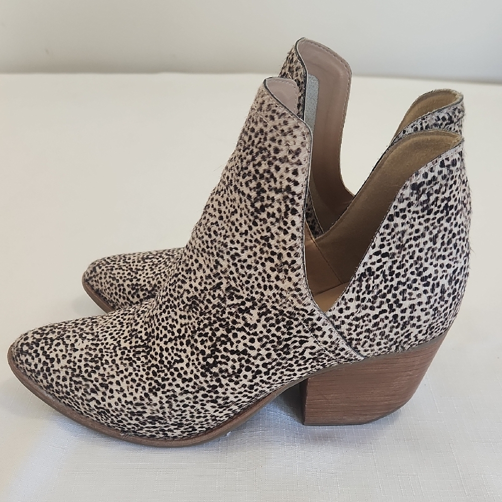 Coconuts by Matisse Speckled Ankle Boots - Picture 5 of 11